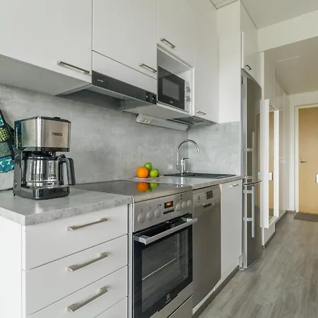 Valoisa Parvekkeella Ja Jaervinaekoealalla Apartamento *