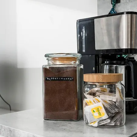 Valoisa Parvekkeella Ja Jaervinaekoealalla Hämeenlinna