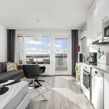 Valoisa Parvekkeella Ja Jaervinaekoealalla *