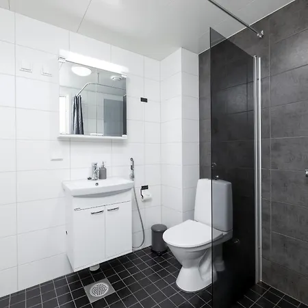 Apartman Valoisa Parvekkeella Ja Jaervinaekoealalla *