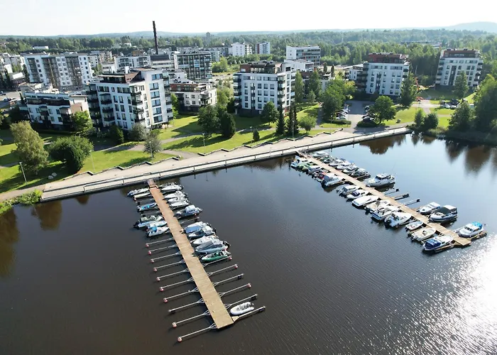 Valoisa Parvekkeella Ja Jaervinaekoealalla *