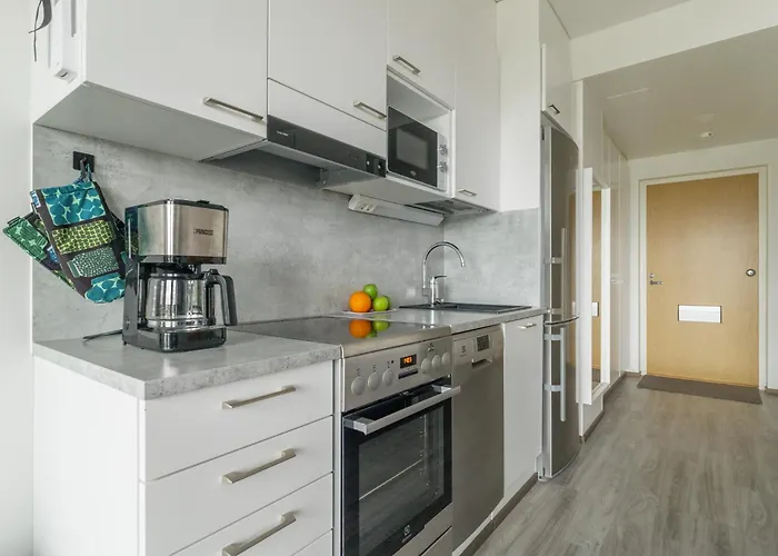 Valoisa Parvekkeella Ja Jaervinaekoealalla Appartement *